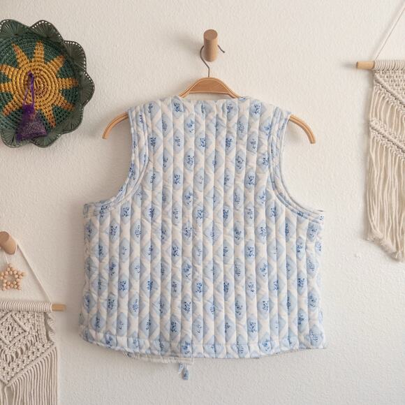 Japna Quilted Vest Tie Front White with Blue Floral Print Size XL - Picture 2 of 10